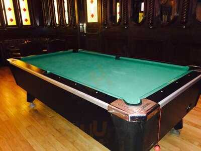 ‪sherlock's Pub‬