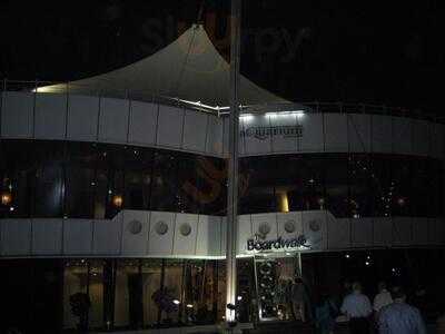 ‪aquarium & Vines Wine Bar‬