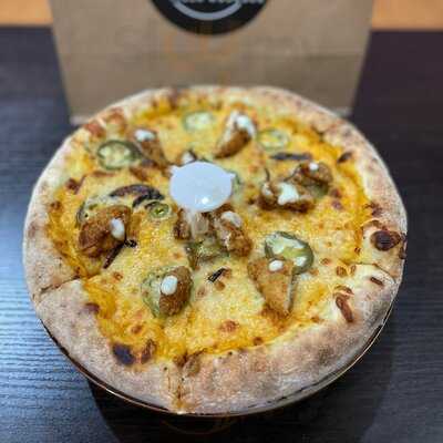 ‪uptown Mirdif Pizza‬