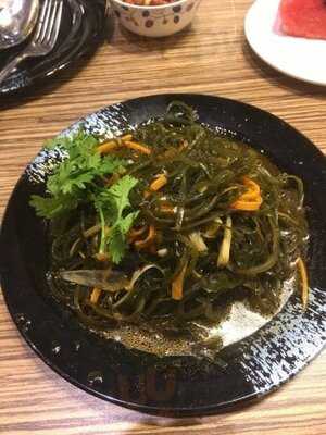 ‪xiao Wei Yang Mongolian Hot Pot ( Little Lamb )‬