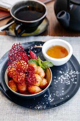 ‪larder Restaurant‬