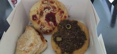 ‪ceasars Restaurant & Confectionery‬