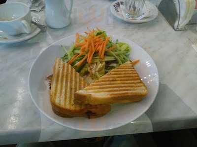 ‪knights Bridge And London‬