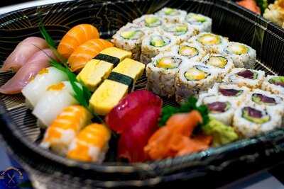 ‪sumo Sushi & Bento‬