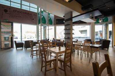 ‪jus T Cafe & Restaurant‬