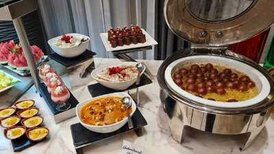 ‪flavours Restaurant‬