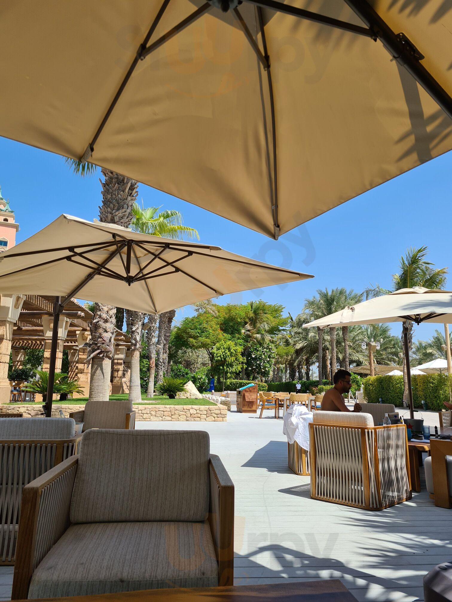 ‪white X Beach & Lounge‬