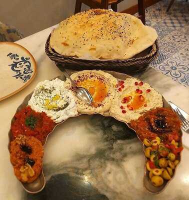 مطعم بسبورس دبي مول