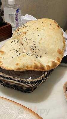 مطعم بسبورس دبي مول