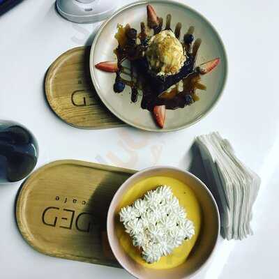 ‪ded Cafe‬