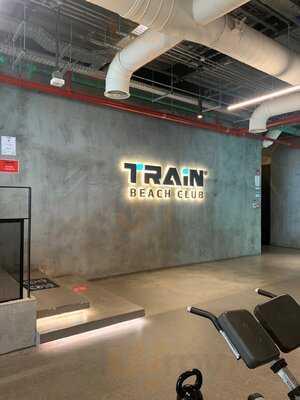 ‪train Beach Club‬