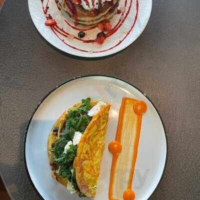 ‪train Beach Club‬