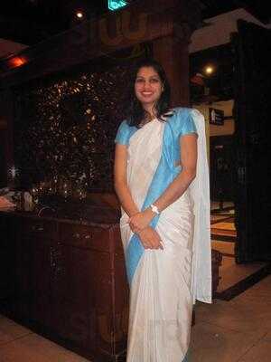 ‪dhow Ka Aangan‬