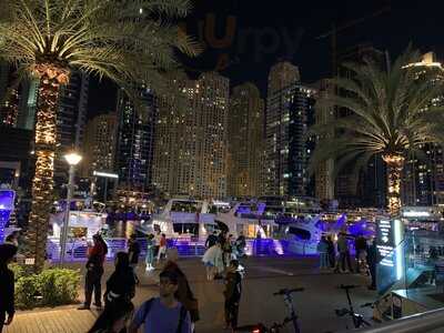 ‪eeten Urban Kitchen‬