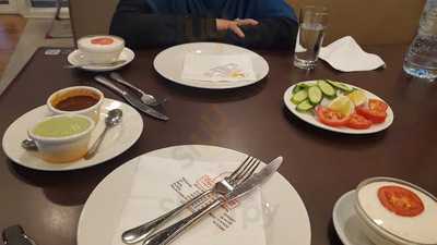 ‪chicken Tikka Inn‬