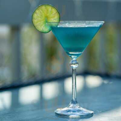 ‪hero's Pool Bar‬