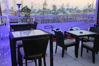 ‪hero's Pool Bar‬