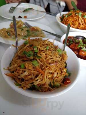 ‪dragons Corner Restaurant‬