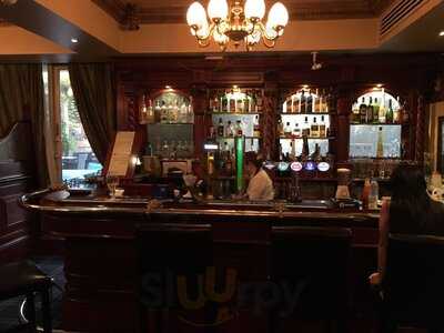 ‪st Andrew's English Pub‬