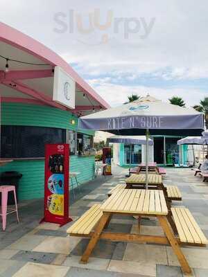 ‪circle Café Nessnass Beach‬