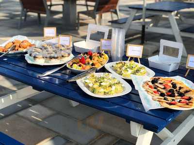 ‪circle Café Nessnass Beach‬