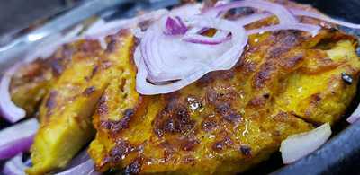 ‪red Table Restaurant‬