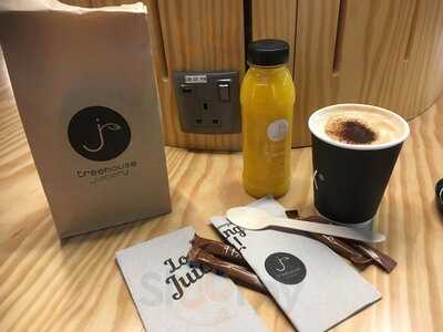 ‪treehouse Juicery‬