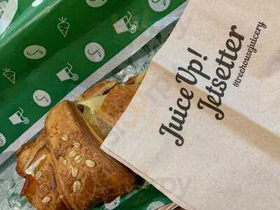 ‪treehouse Juicery‬