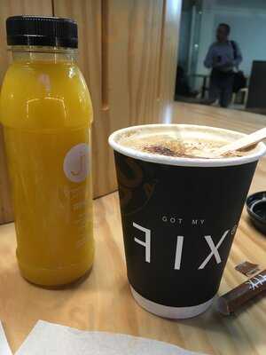 ‪treehouse Juicery‬