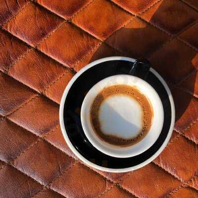 ‪pdl Coffee Co. & Barbershop‬