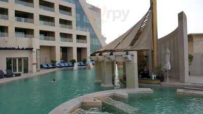 ‪pool Restaurant & Bar‬