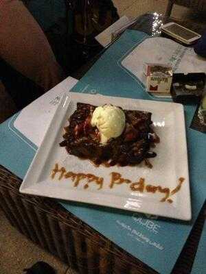 ‪qube Resto & Cafe‬