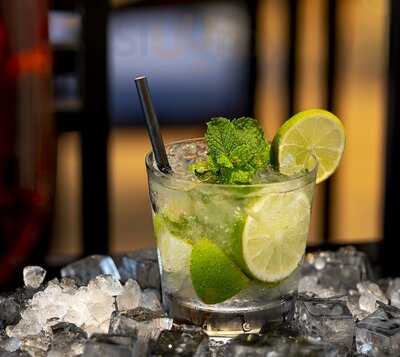 ‪focus Bar - Hyatt Place Dubai Wasl District‬