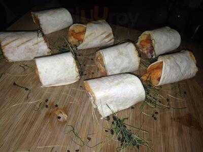 ‪entourage Oyster & Cocktail Bar‬