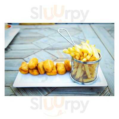 ‪upyard Rooftop Bar‬