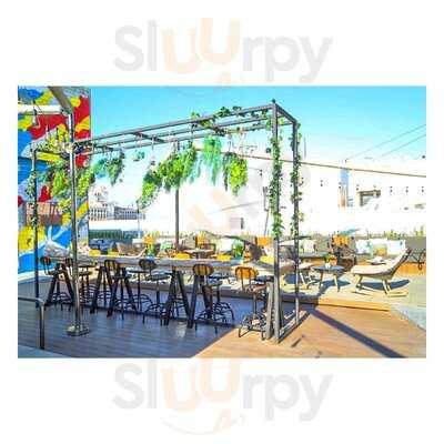 ‪upyard Rooftop Bar‬