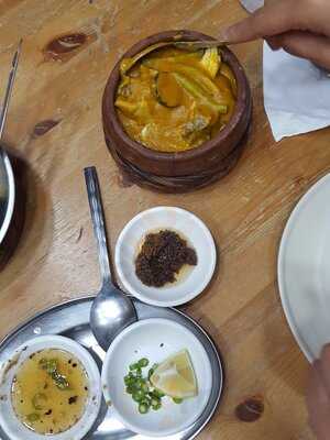 ‪cucina Cafeteria‬