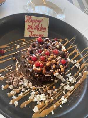 ‪trèsind Dubai‬