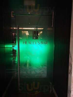 ‪healey's Bar And Terrace‬