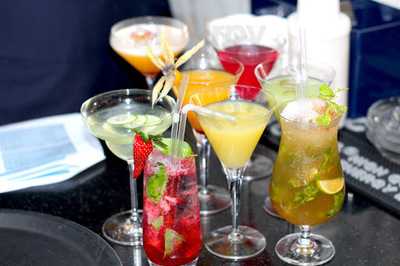 ‪healey's Bar And Terrace‬