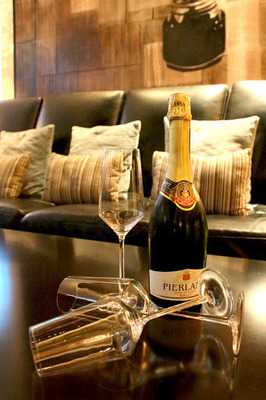 ‪healey's Bar And Terrace‬