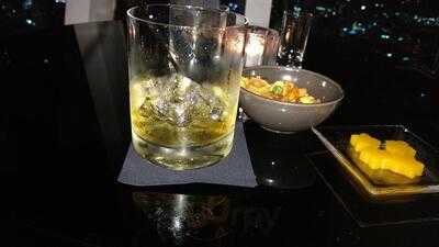 ‪the Vault Bar And Lounge‬