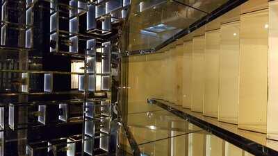 ‪the Vault Bar And Lounge‬