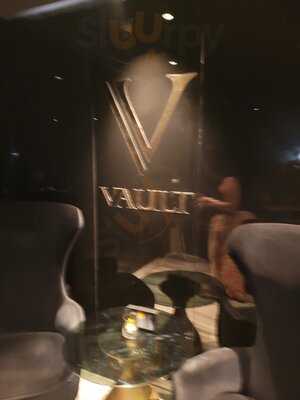‪the Vault Bar And Lounge‬