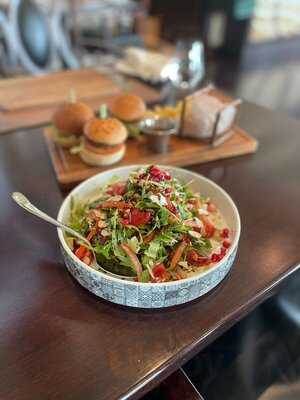 ‪roda Grill And Bar‬