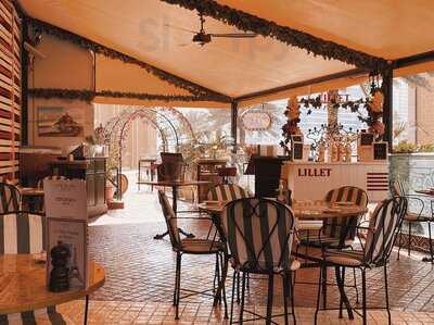 ‪bistro Des Arts‬