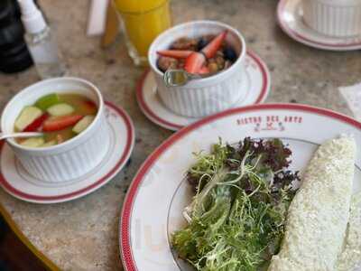 ‪bistro Des Arts‬