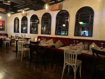 ‪bistro Des Arts‬