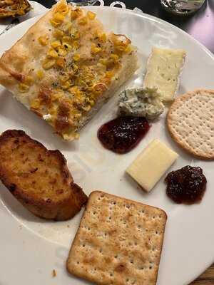 ‪feast Restaurant‬