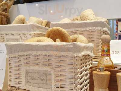 ‪breaking Bread‬